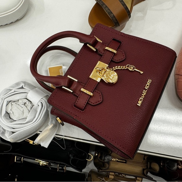 MICHAEL KORS HAMILTON MINI CROSSBODY KEY LOCK BAG CHERRY - Picture 3 of 7